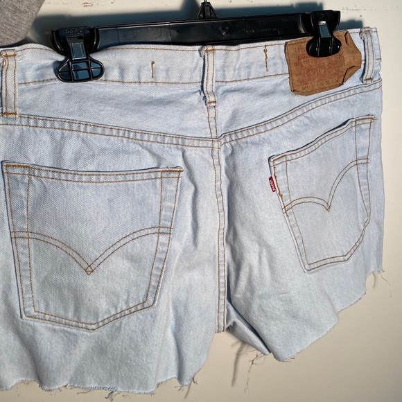 Vintage Levi’s jean shorts - Picture 2 of 6